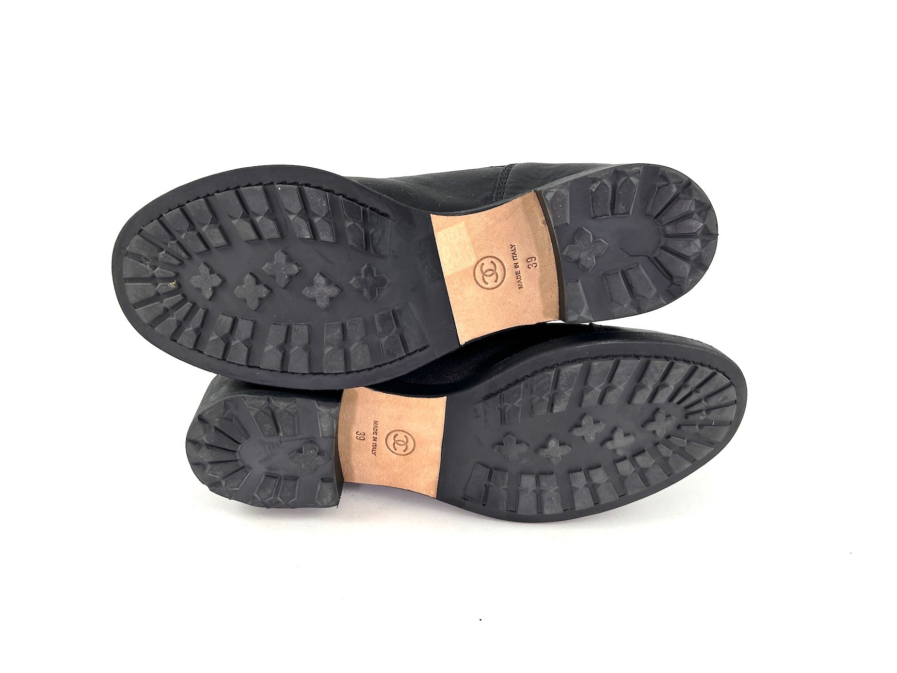 CHANEL Black Quilted Leather Interlocking CC Logo Combat Boots 39 8