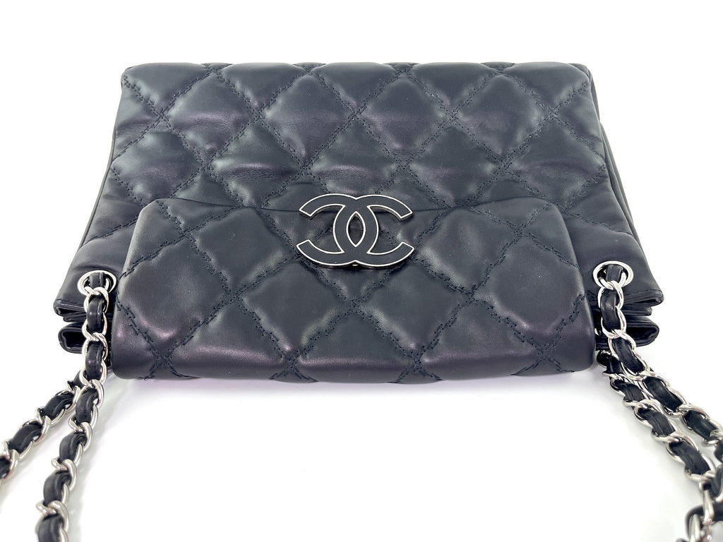 CHANEL Double Stitch Hamptons Black Quilted Calfskin Shopping Tote Bag