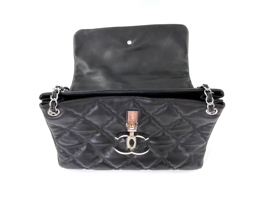 CHANEL Double Stitch Hamptons Black Quilted Calfskin Shopping Tote Bag