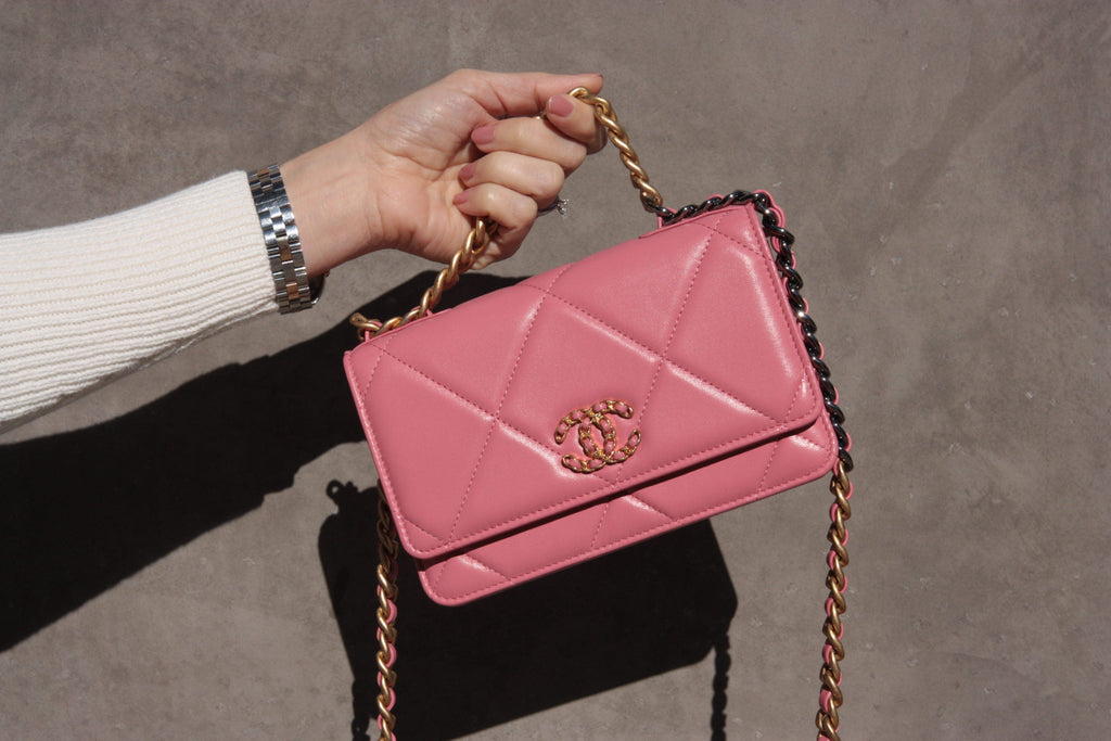New CHANEL 19 21A Pink Wallet on the Chain WOC Bag