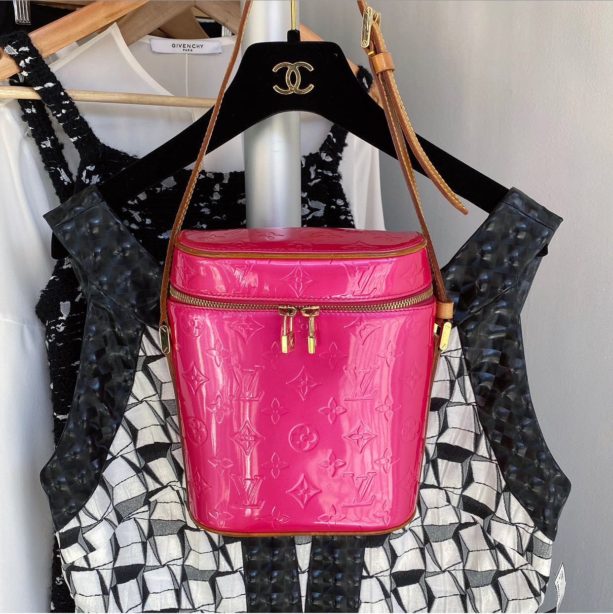 Louis Vuitton Hot Pink Vernis Sullivan Crossbody Bag