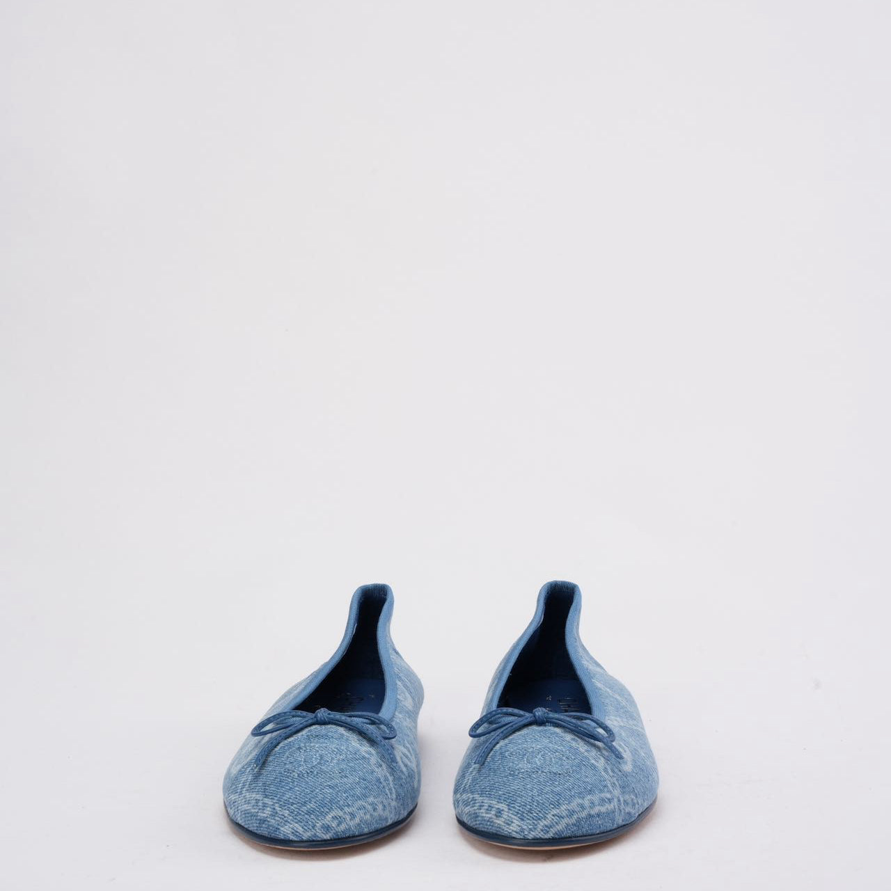 Chanel Denim Blue / White CC Logo Bow Tie Ballet Flats 39.5C