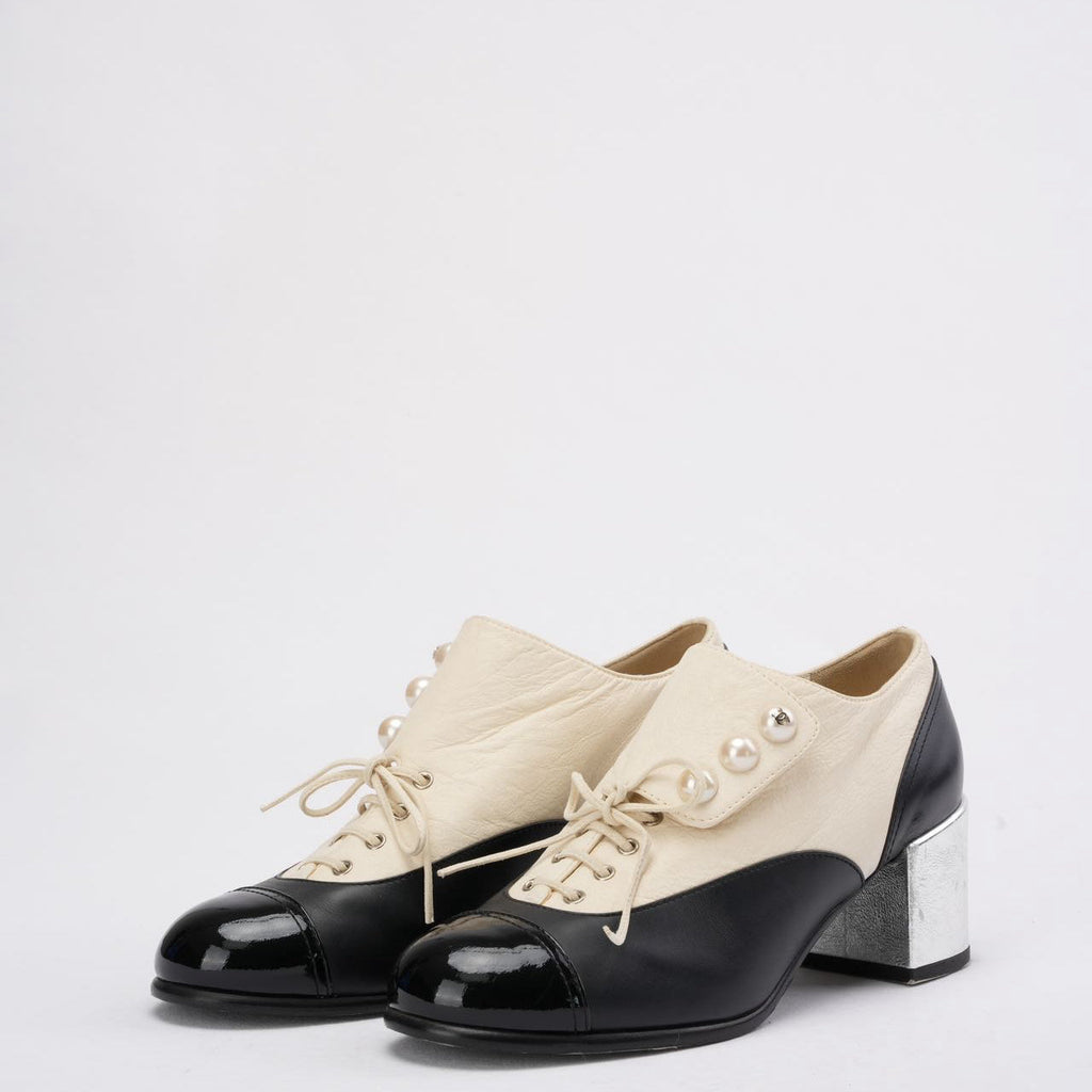 Chanel Black / White Pearl Lace-Up Ankle Boots Size 39.5
