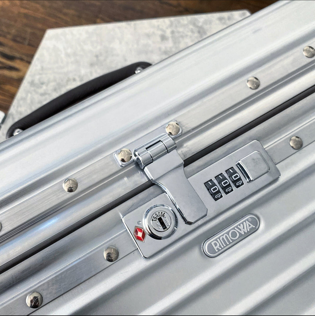 Rimowa Silver Classic Flight Beauty Case