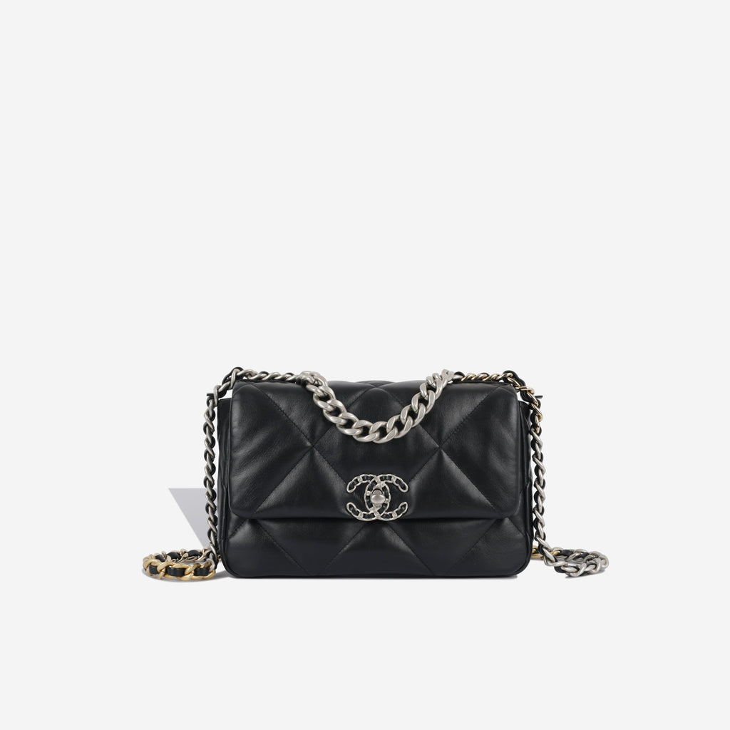 Chanel Chanel 19 - Small