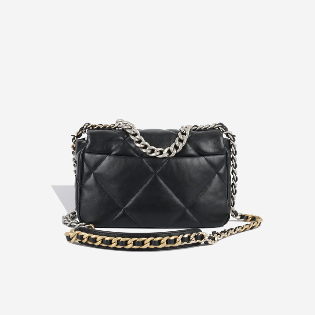 Chanel Chanel 19 - Small