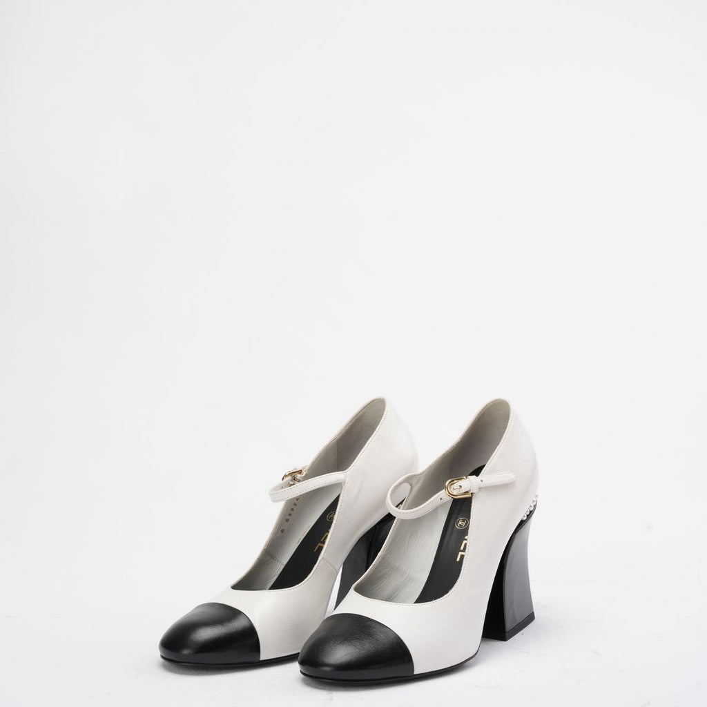 Chanel Black/White Leather Two Tone Pearl Mary Jane Shoes Size 38.5
