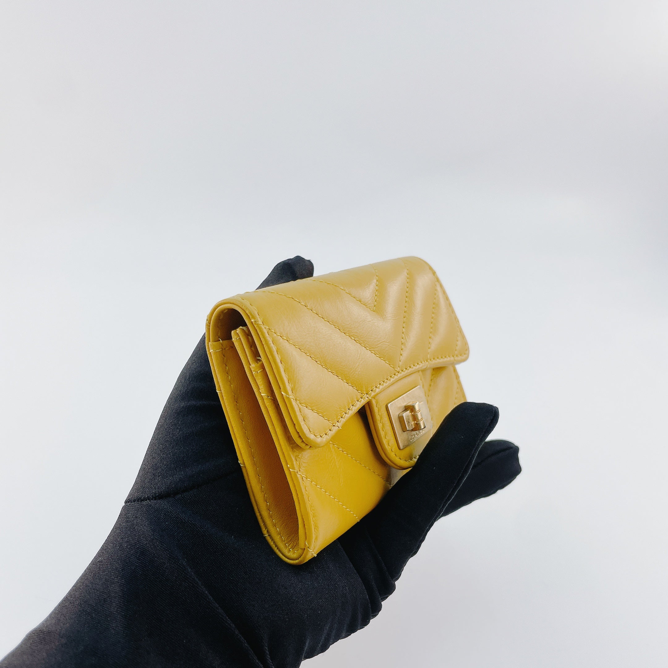 CHANEL 2.55  HOLDER