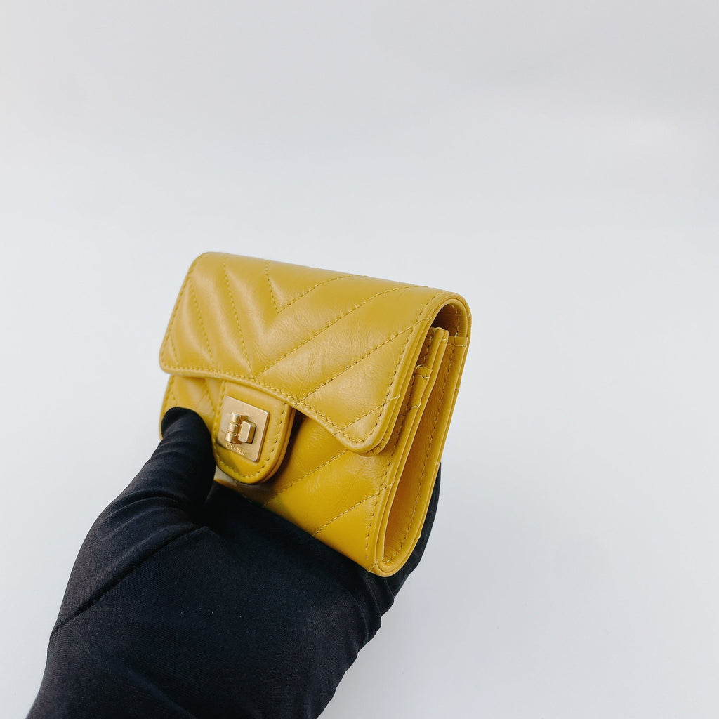 CHANEL 2.55  HOLDER