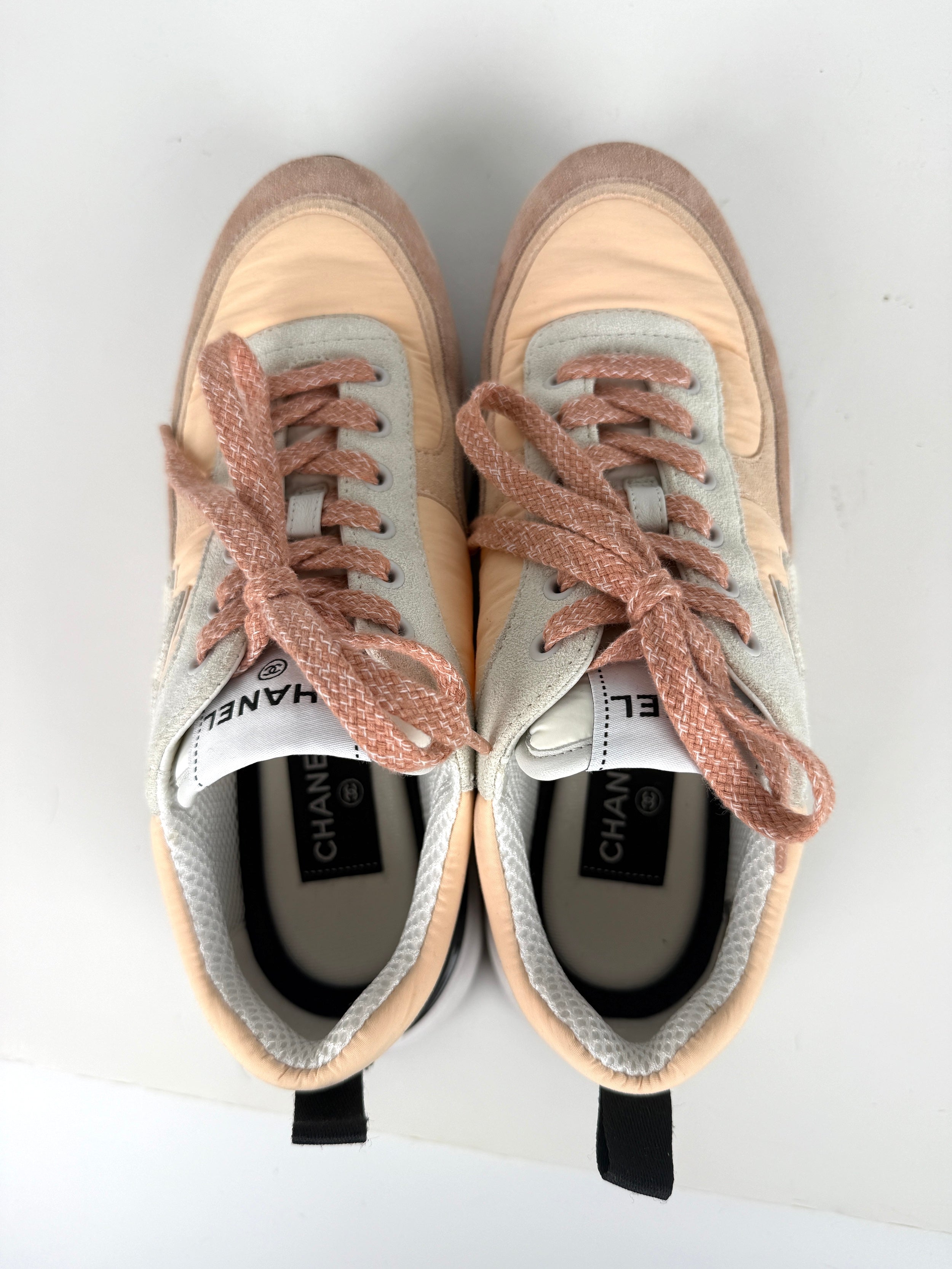 CHANEL CC Interlocking Multicolor Logo Light Beige, Gray 22P Sneakers 38, 7