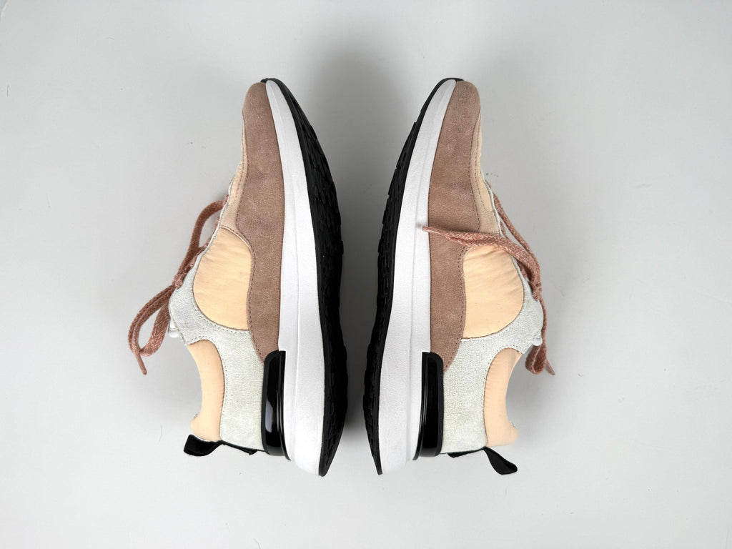 CHANEL CC Interlocking Multicolor Logo Light Beige, Gray 22P Sneakers 38, 7