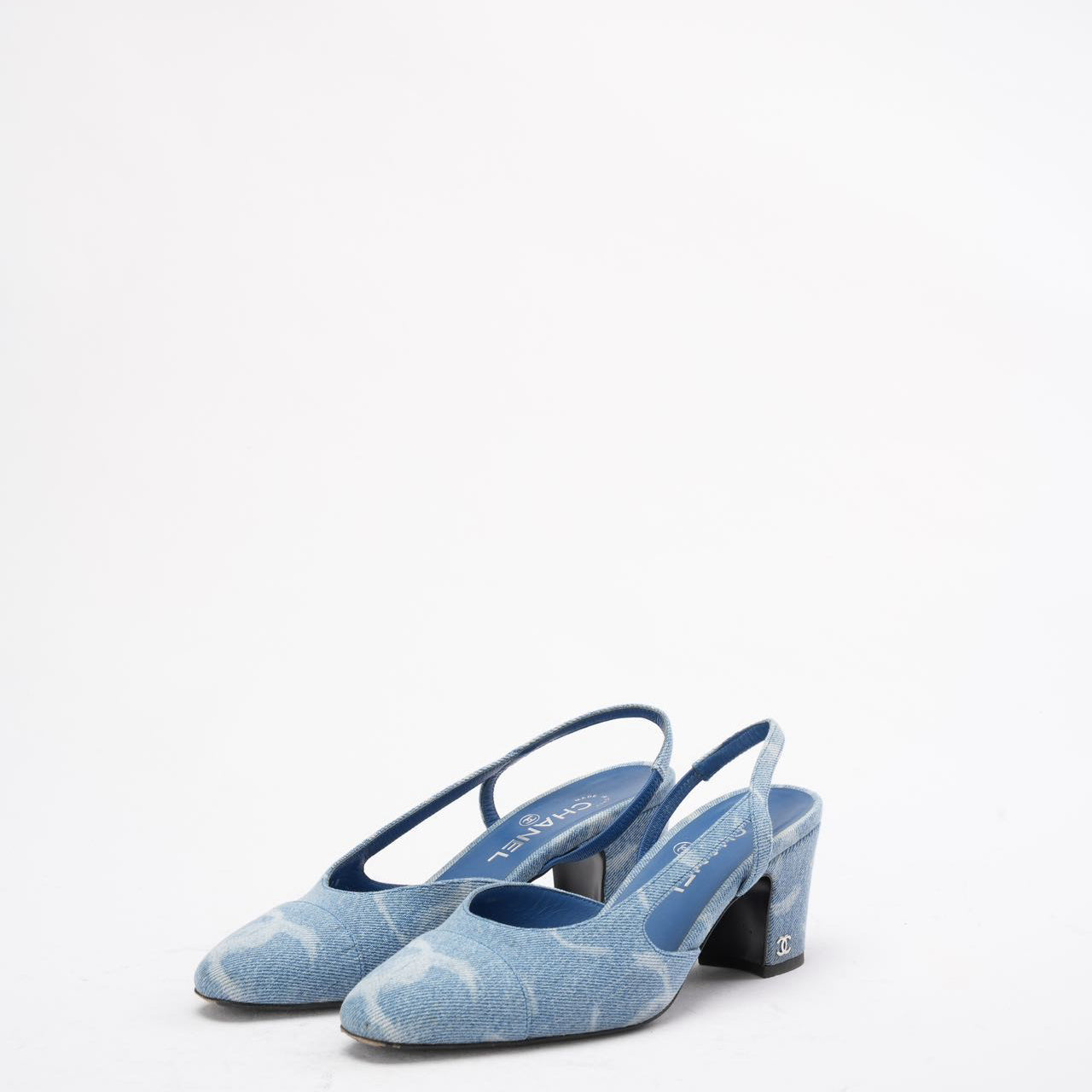 Chanel Blue Denim White CC Logo Slingback Pumps 38.5