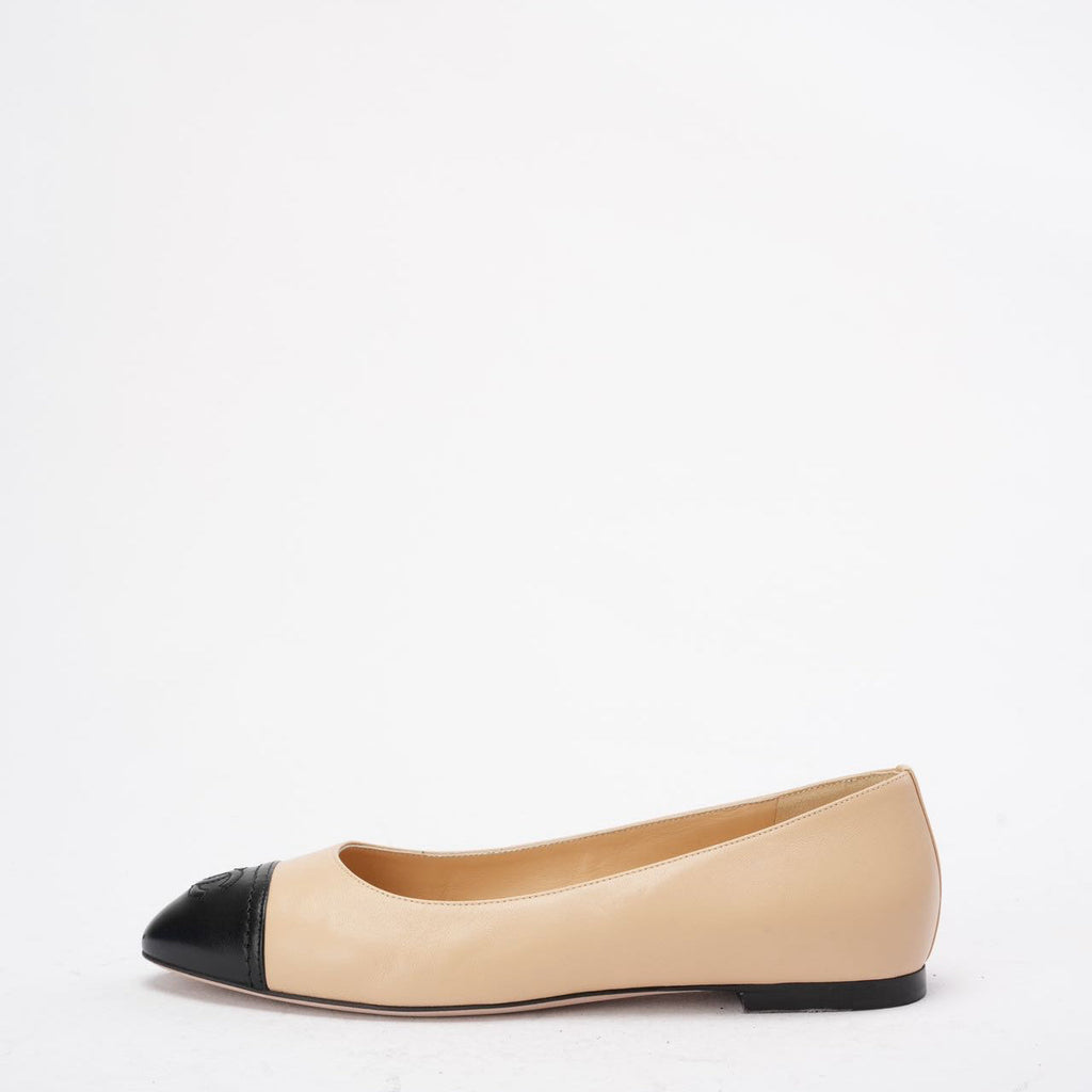 Chanel Beige/Black CC Cap Toe Ballet Flats Size 39.5