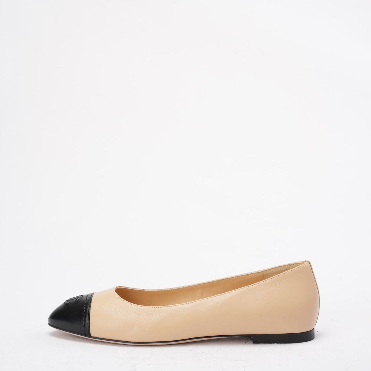 Chanel Beige/Black CC Cap Toe Ballet Flats Size 39.5