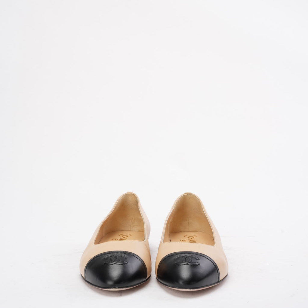 Chanel Beige/Black CC Cap Toe Ballet Flats Size 39.5