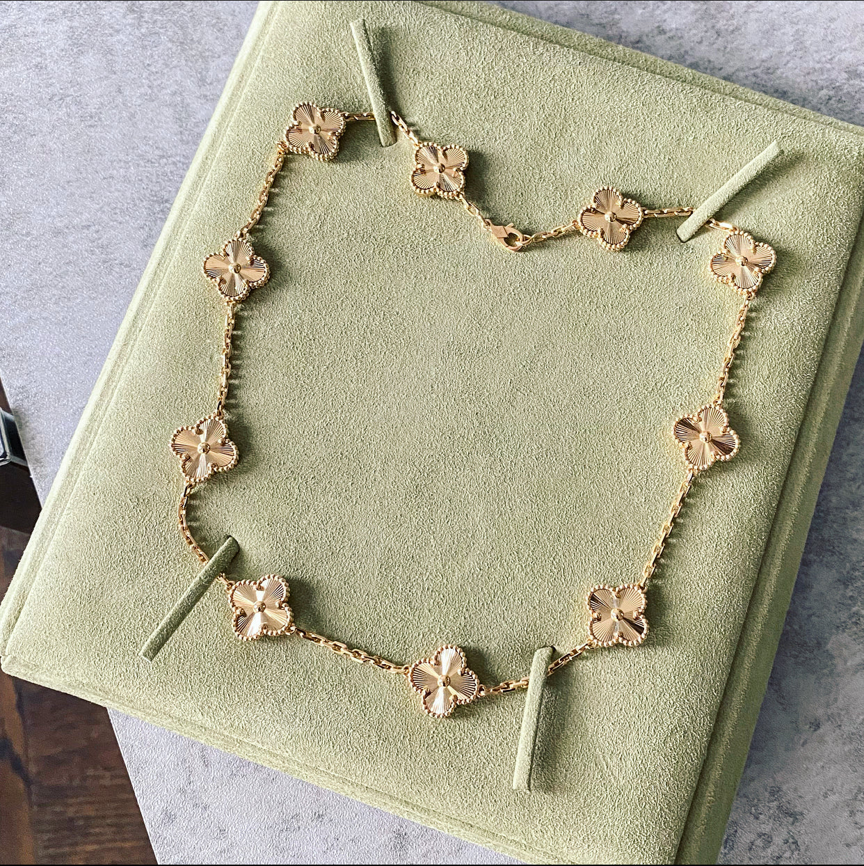 Van Cleef & Arpels 18k Gold Vintage Alhambra Necklace 10 motifs