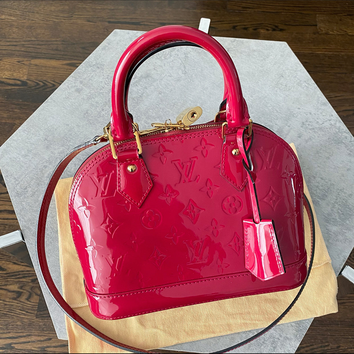 Louis Vuitton Alma BB Vernis Rose Indien Mini Bag
