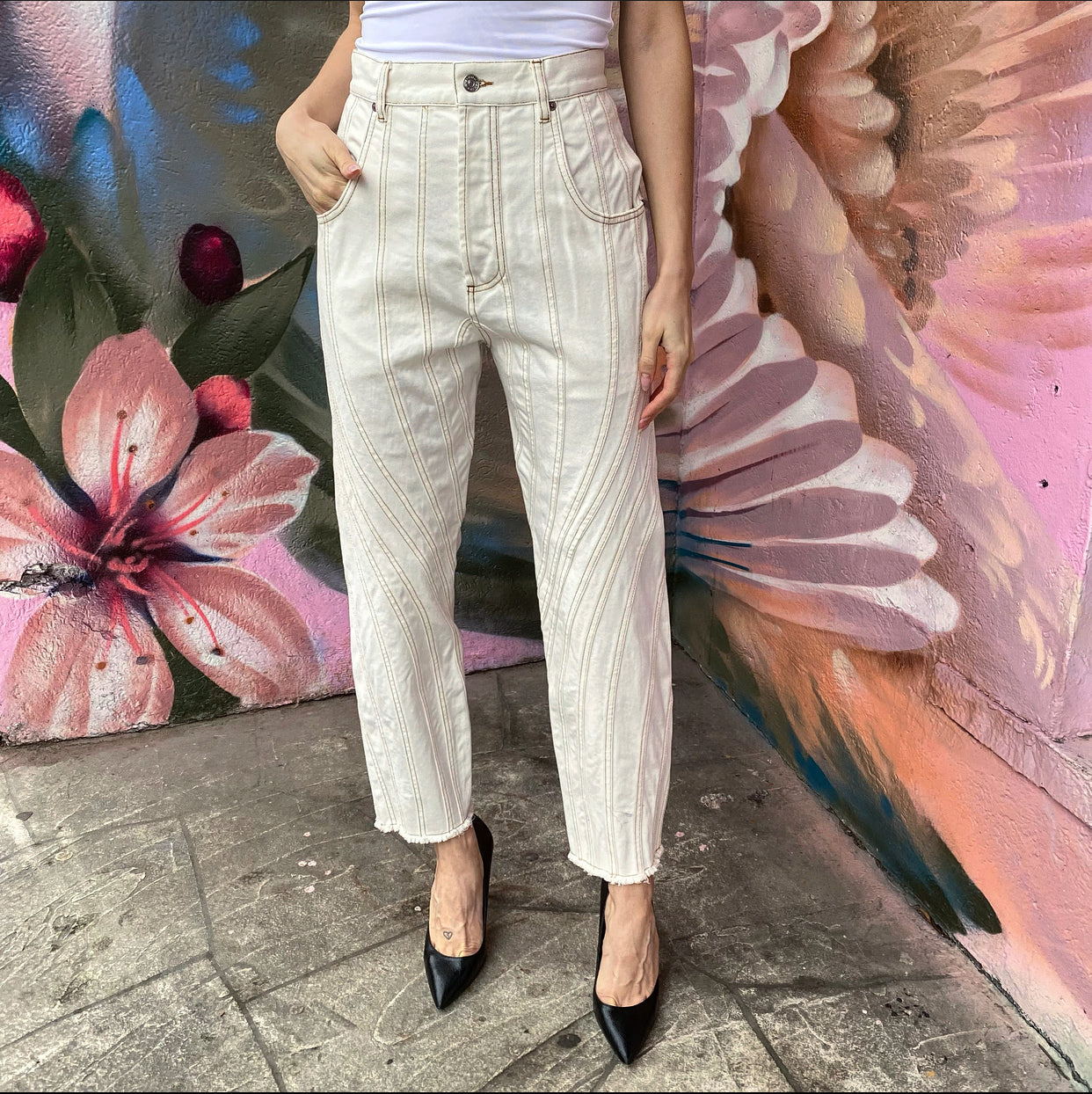 Mugler Cream Seamed Twist Denim Jeans - FR38 / USA 6