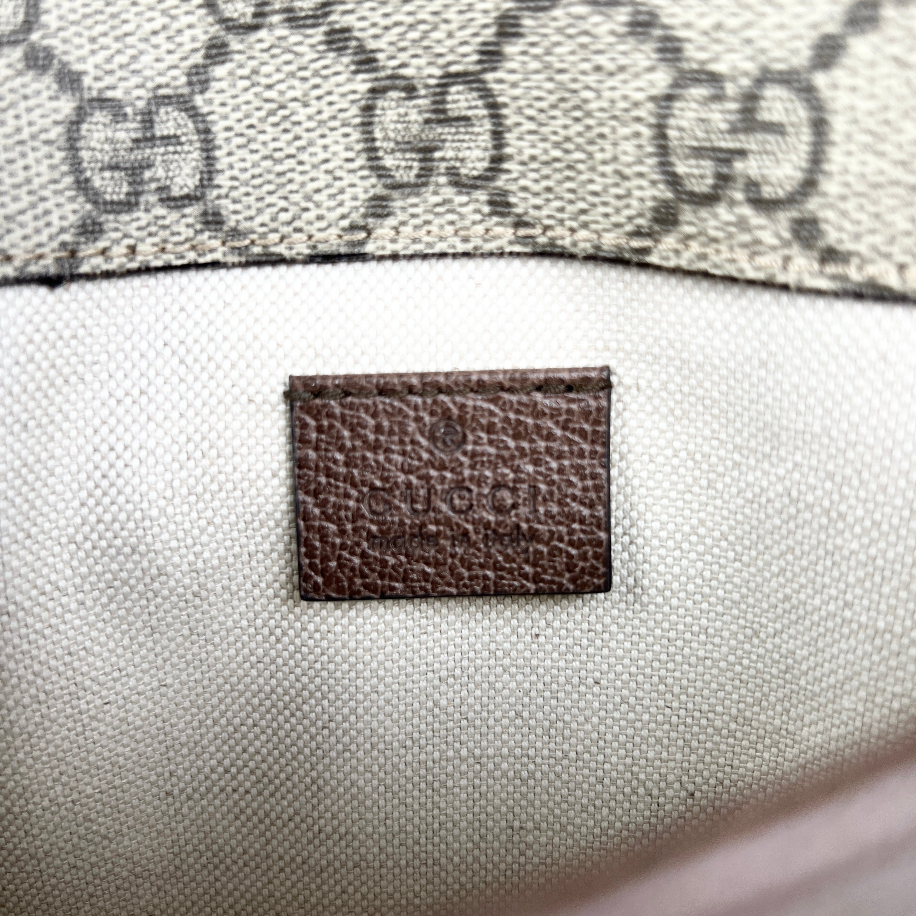 Gucci GG Supreme Belt Bag