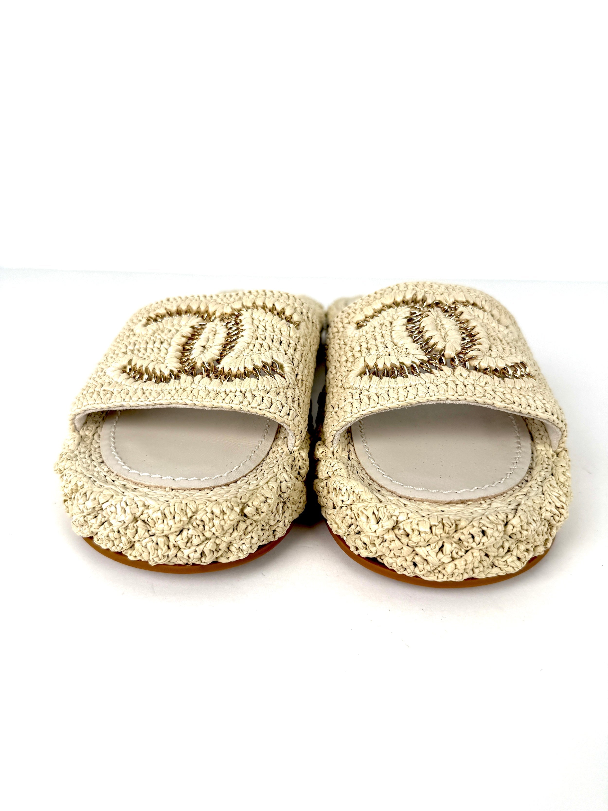 New CHANEL Raffia CC Logo Neutral Slip on Espadrille Slide Sandals 38 7.5