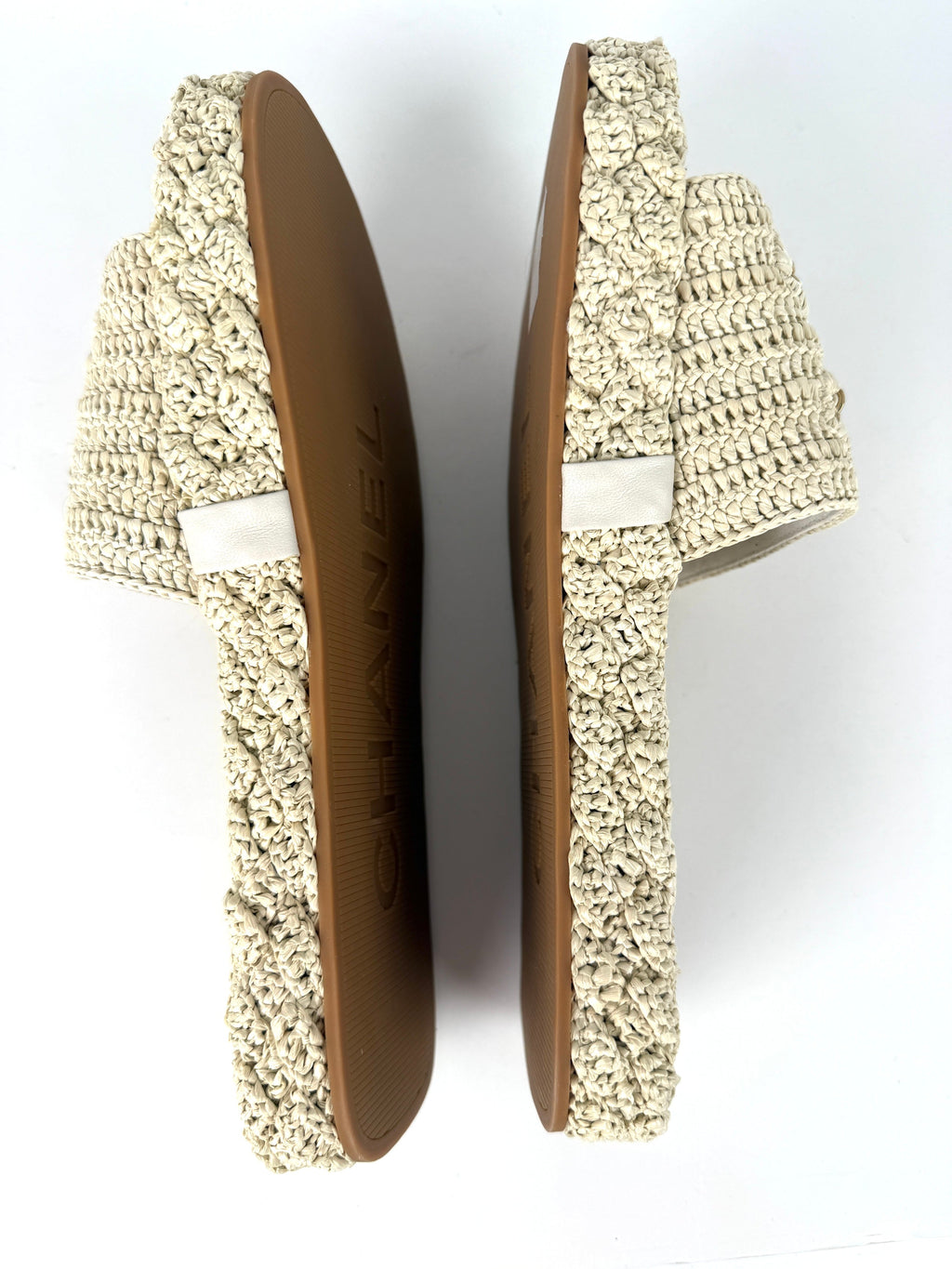 New CHANEL Raffia CC Logo Neutral Slip on Espadrille Slide Sandals 38 7.5