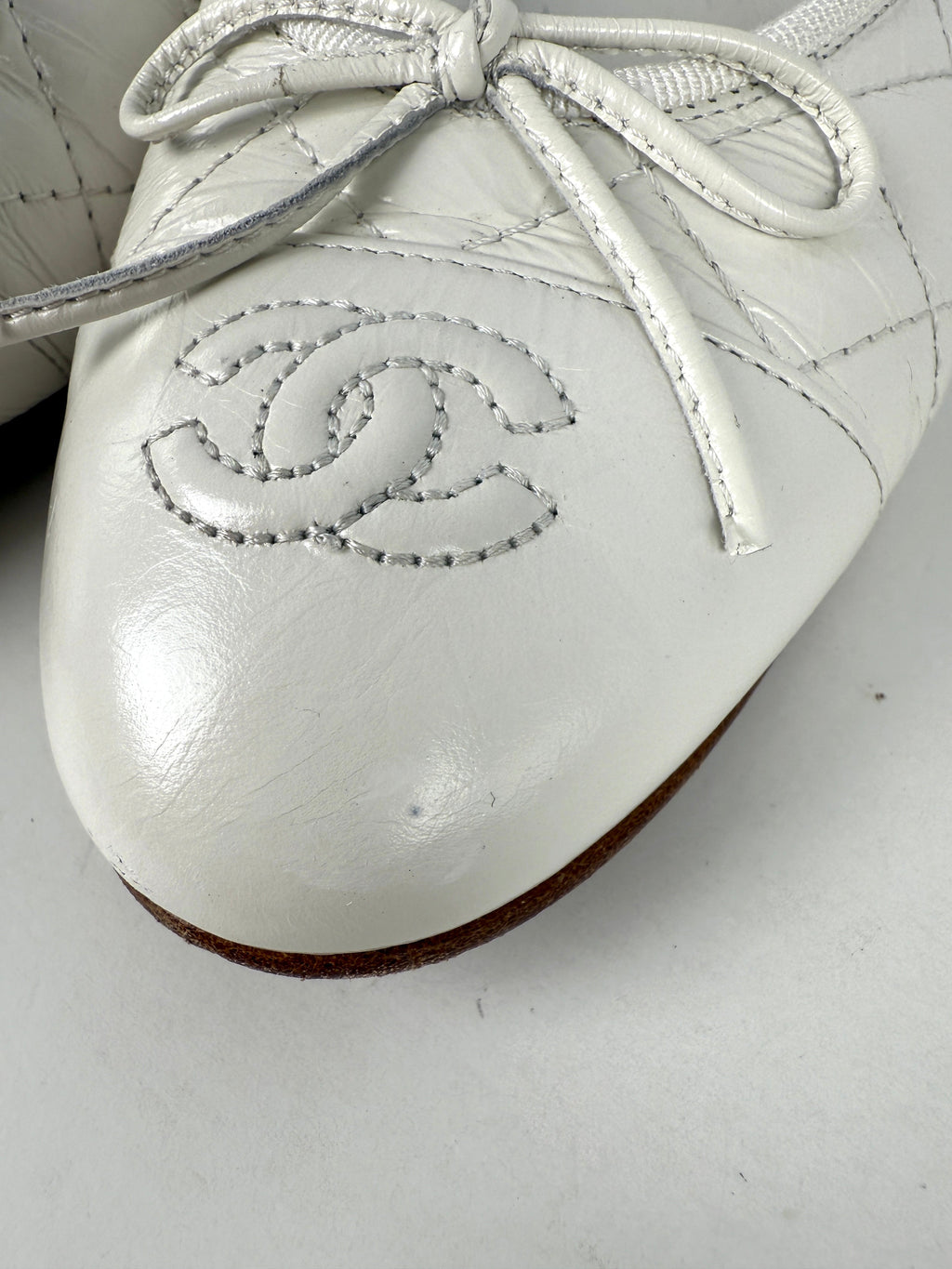 CHANEL White Cap Toe Quilted Leather Classic Flats 38, 7.5