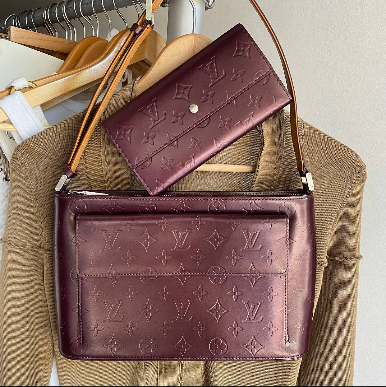 Louis Vuitton Monogram Burgundy Mat Tresor Porte Wallet