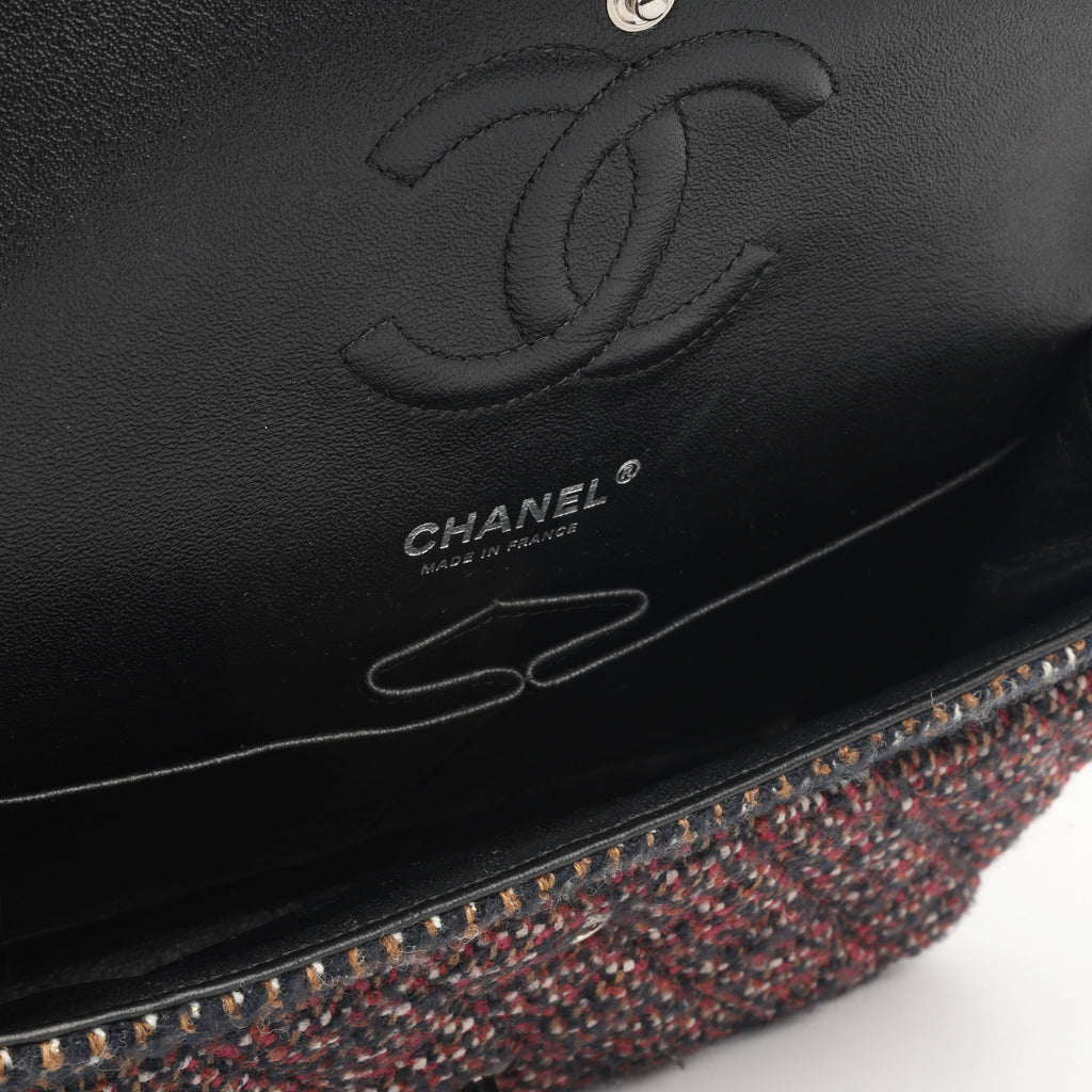Medium Classic Flap - Red / Navy Tweed | Black Hardware