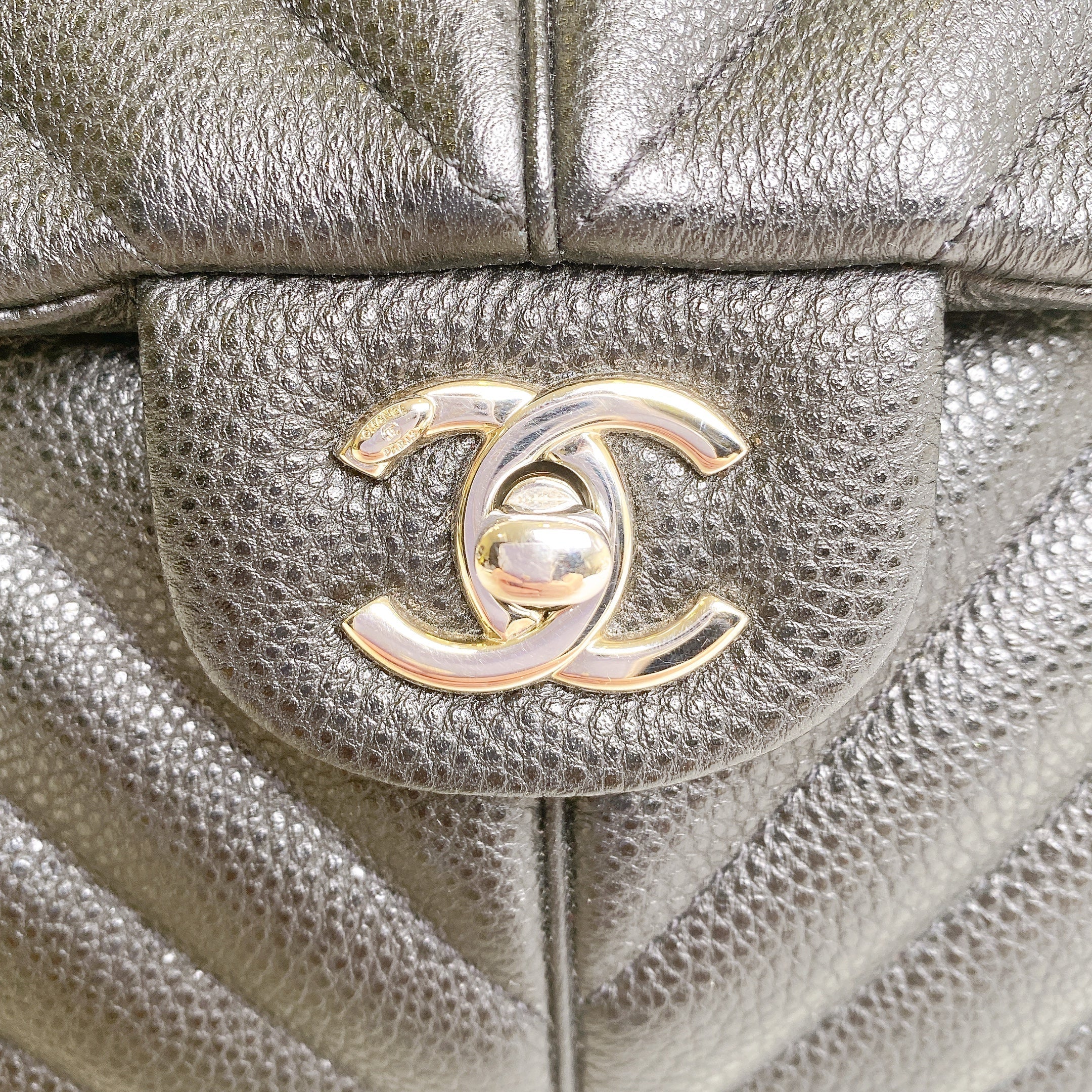 CHANEL HOBO IN BLACK