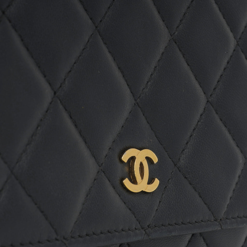 Chanel Classic Wallet on Chain