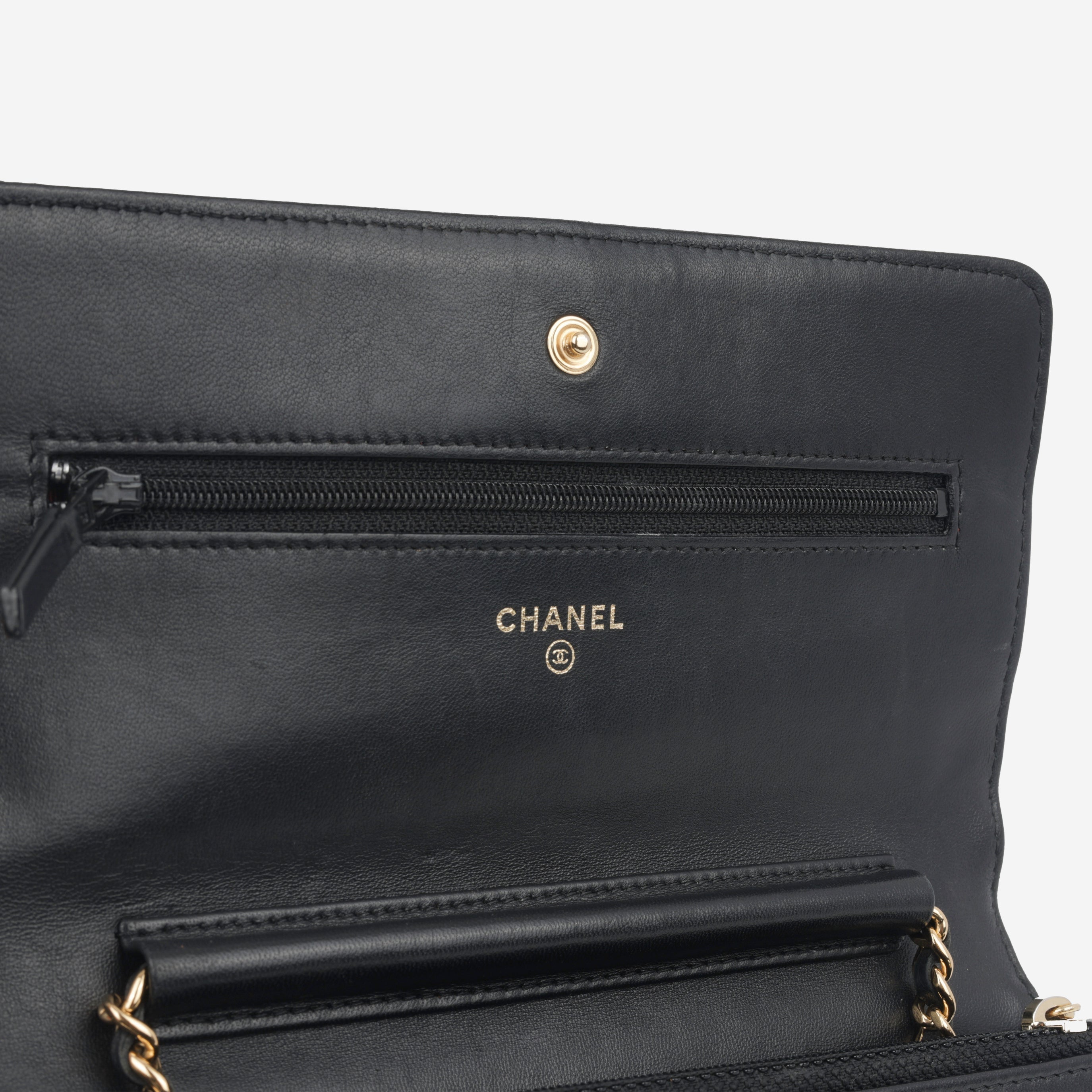 Chanel Classic Wallet on Chain