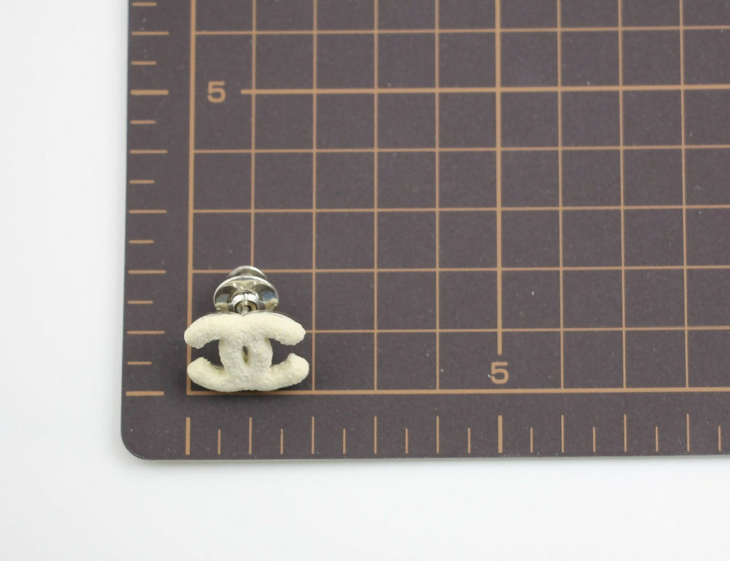 Chanel Vintage 03A Metal White Frosted CC Brooch