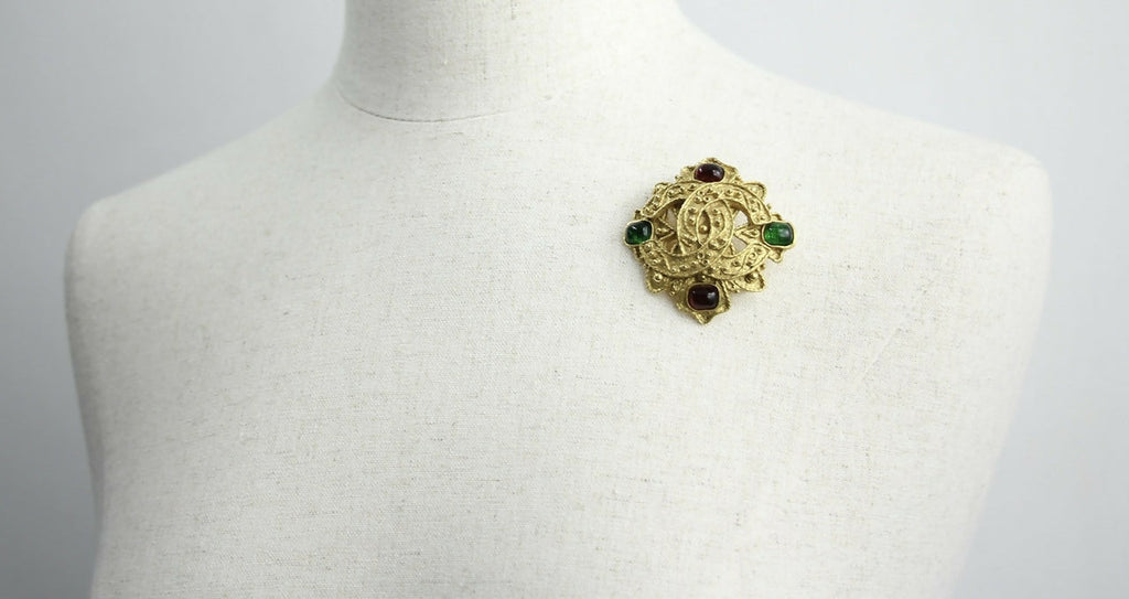 Chanel Vintage 94A Grapevine Gripoix Red and Green Gold-plated Rhombus Brooch