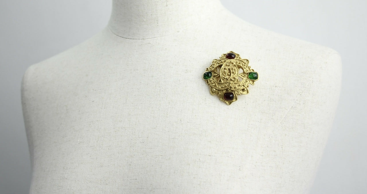 Chanel Vintage 94A Grapevine Gripoix Red and Green Gold-plated Rhombus Brooch