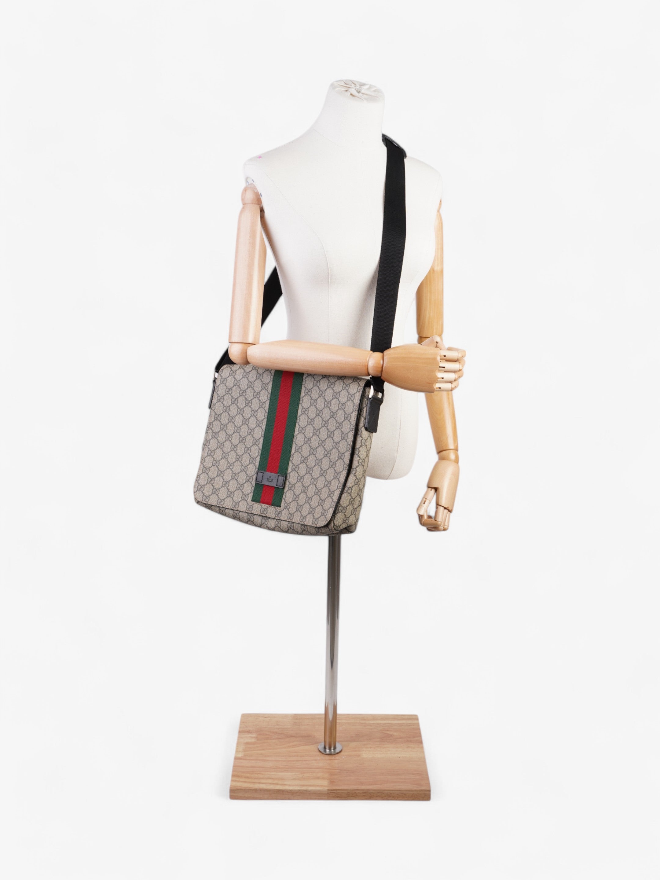 Gucci Web Messenger GG Supreme / Green / Red Canvas