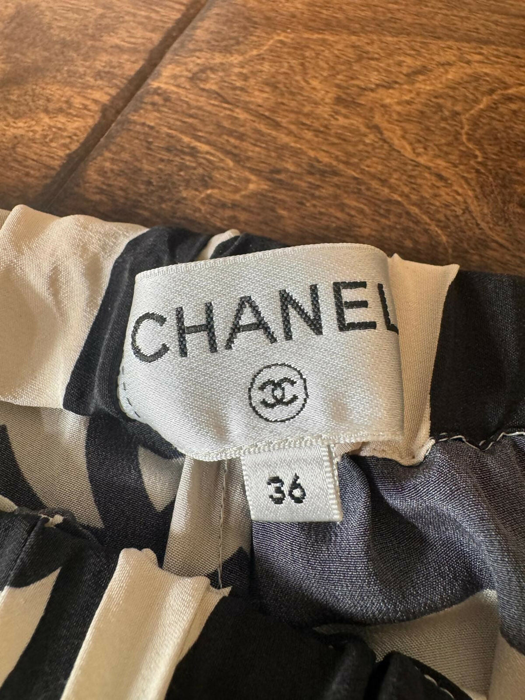 Chanel 2021 SS Wave Pants – Black & White