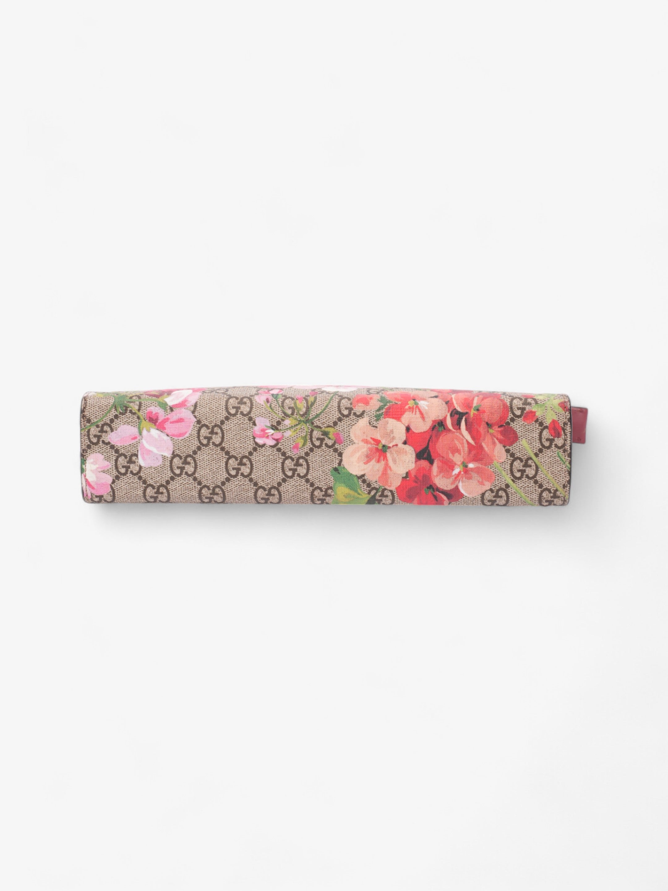 Gucci GG Blooms Pouch GG Supreme / Bloom Coated Canvas
