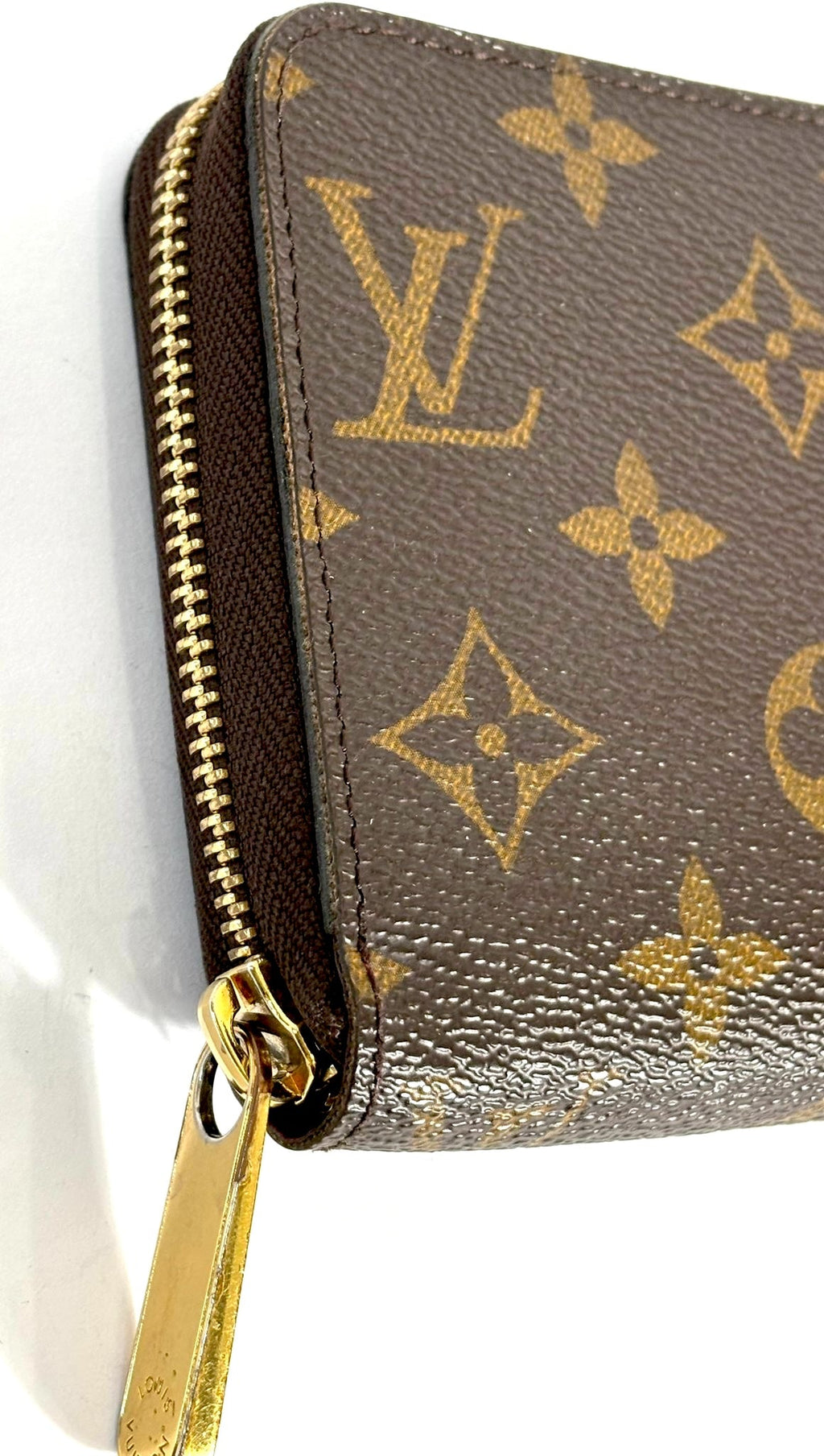 LOUIS VUITTON MONOGRAM ZIPPY WALLET