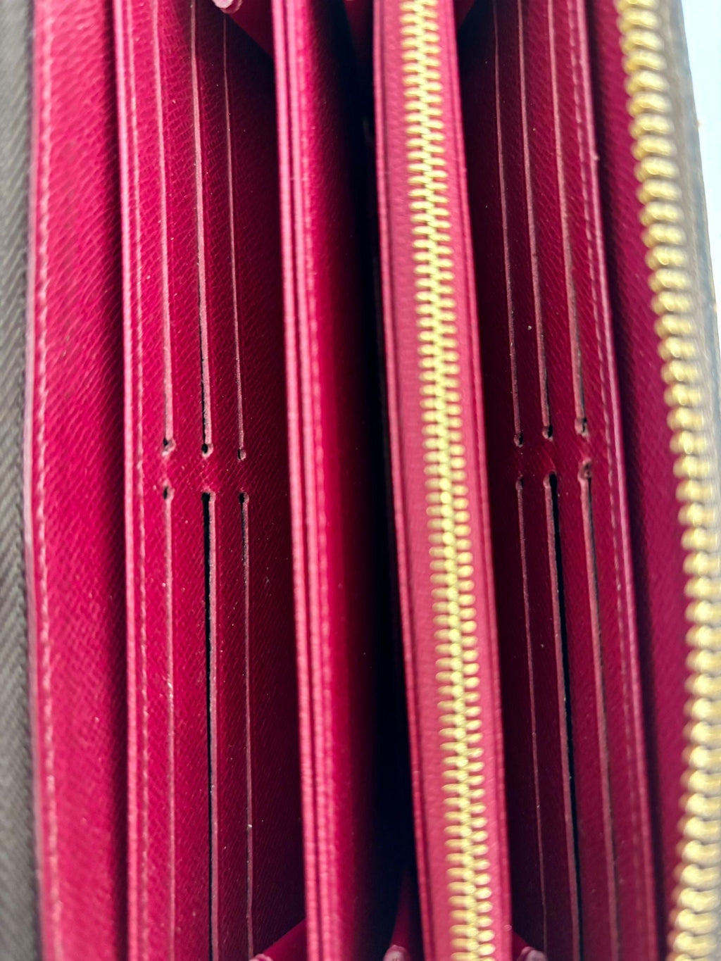 LOUIS VUITTON MONOGRAM ZIPPY WALLET