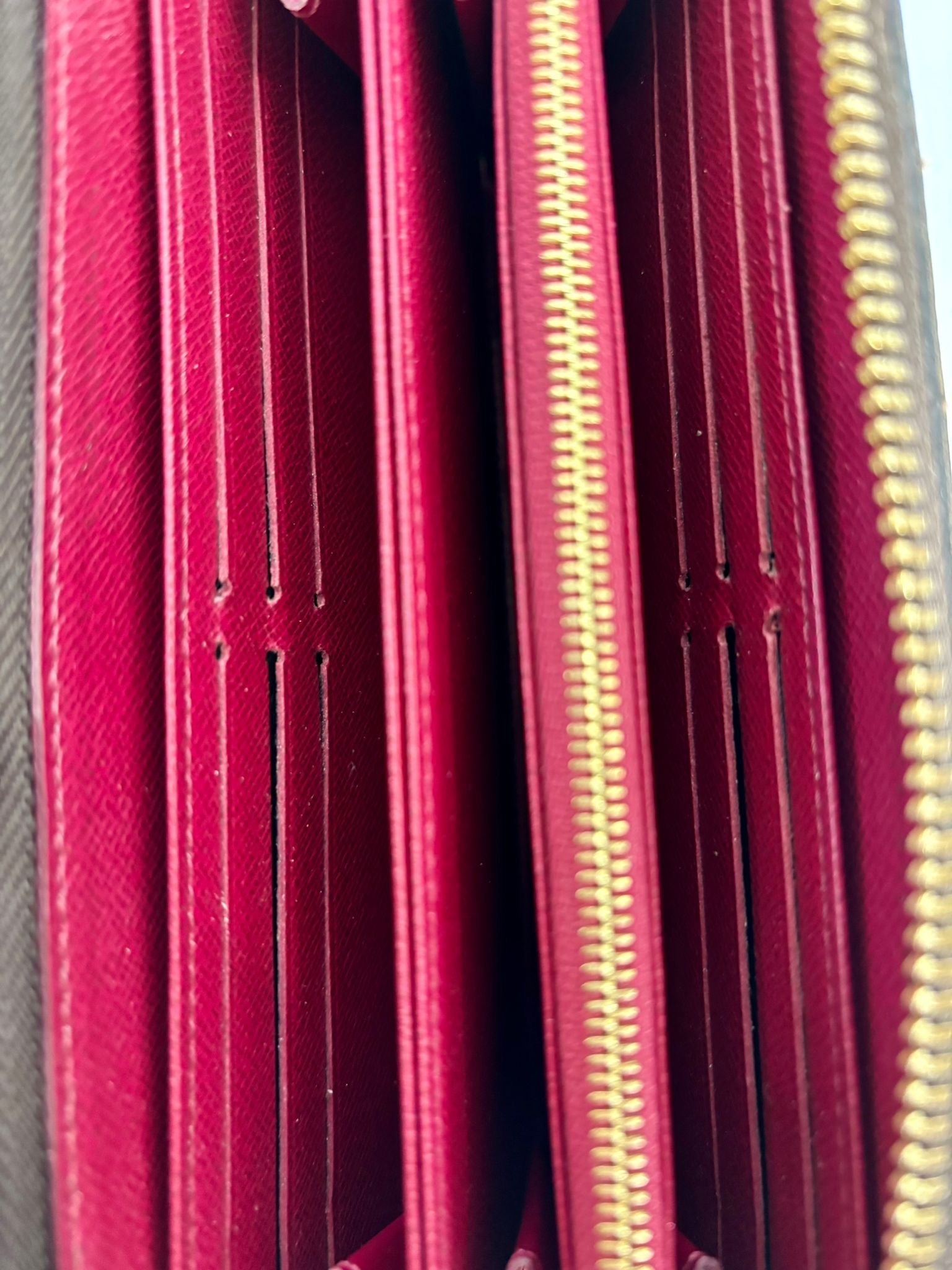 LOUIS VUITTON MONOGRAM ZIPPY WALLET