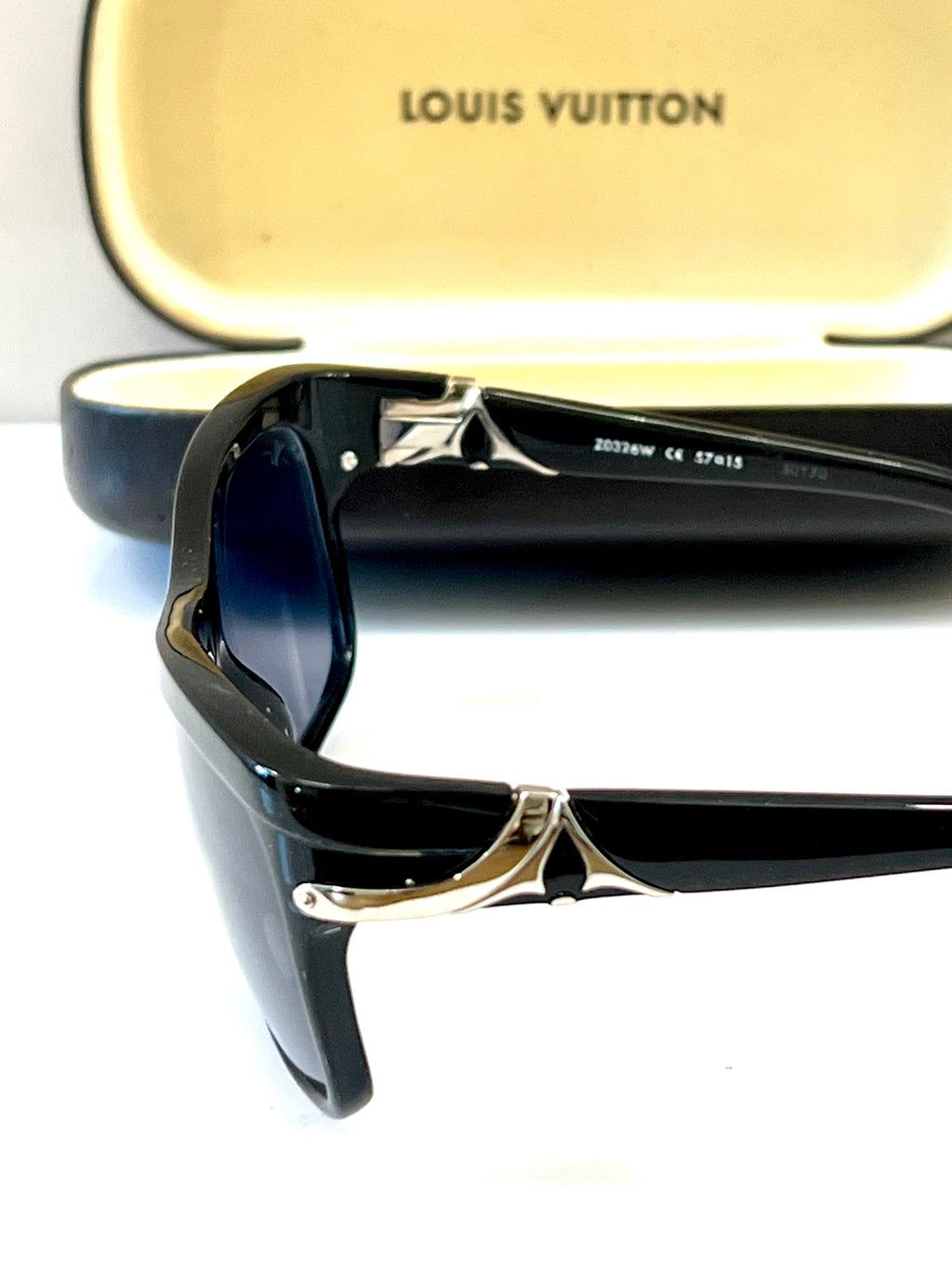 LOUIS VUITTON ACETATE DAHLIA CARRE SUNGLASSES
