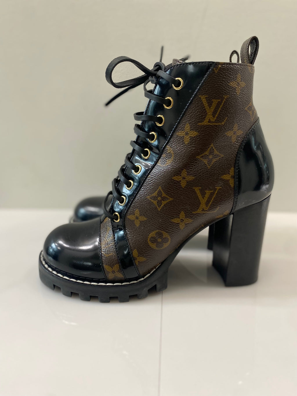 LOUIS VUITTON STAR TRAIL ANKLE BOOT
