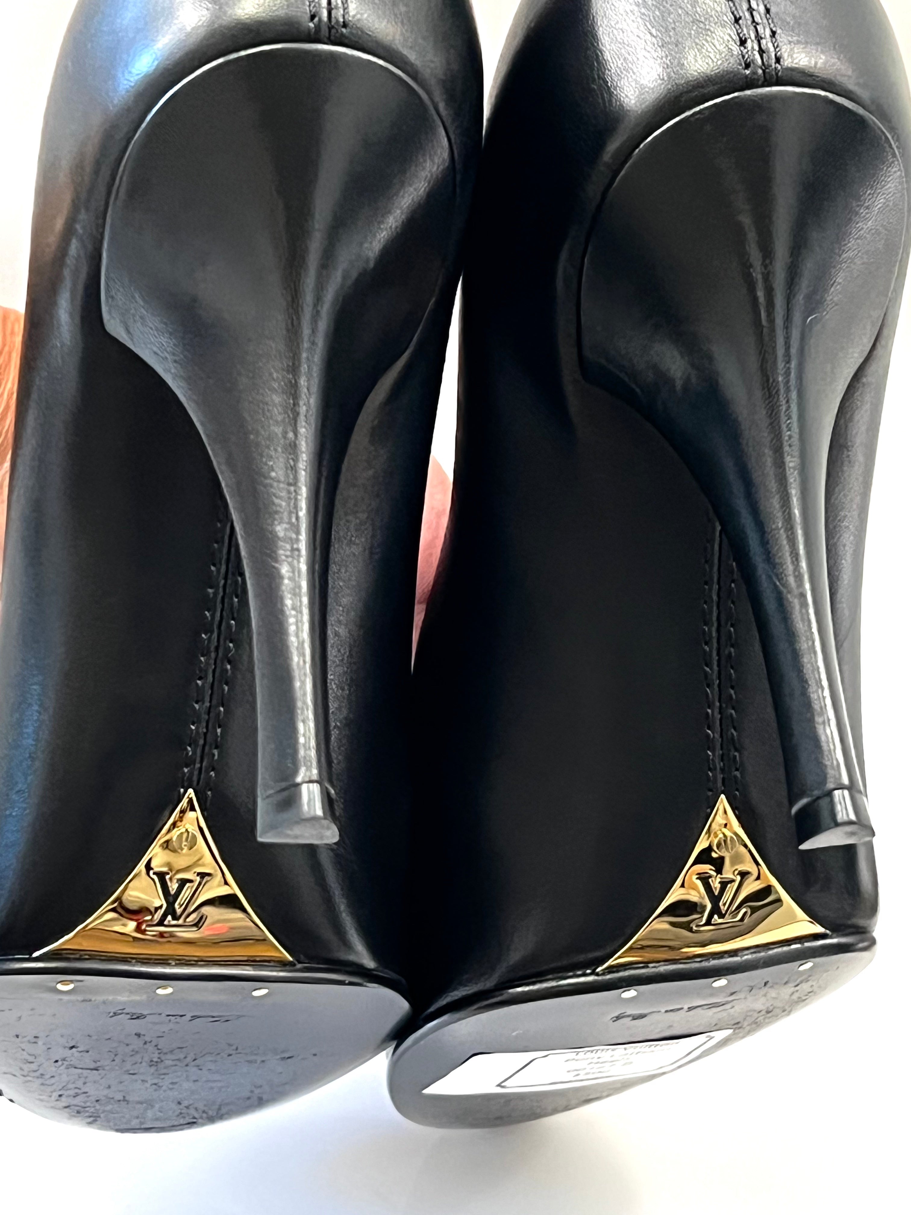 LOUIS VUITTON CALFSKIN LEATHER SPLENDID PUMPS