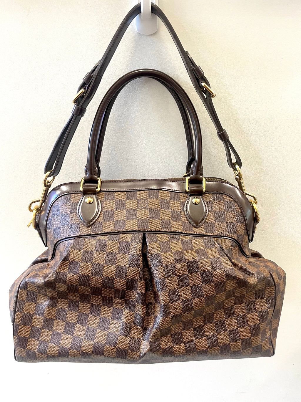 LOUIS VUITTON DAMIER EBENE TREVI GM BAG