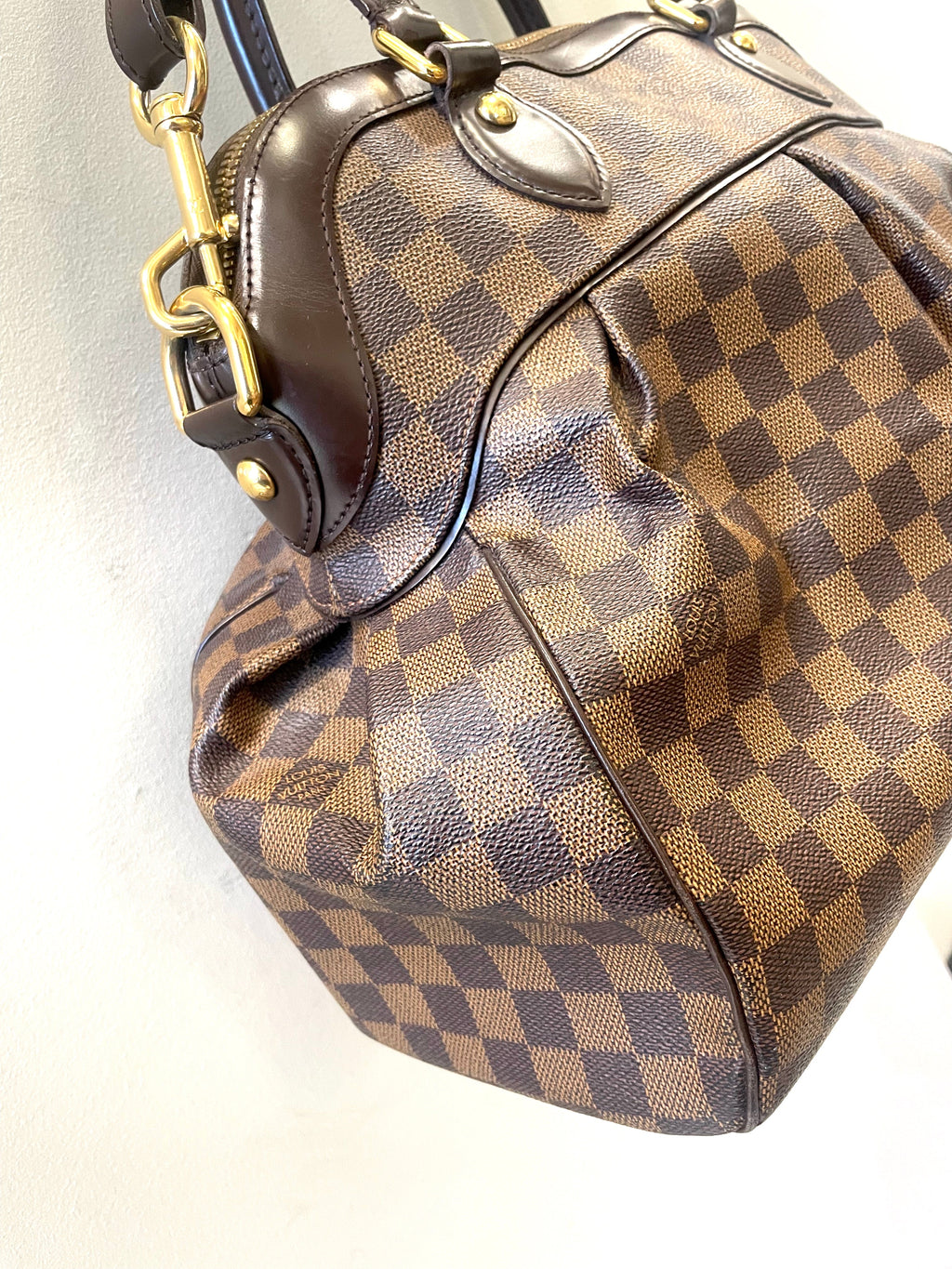 LOUIS VUITTON DAMIER EBENE TREVI GM BAG