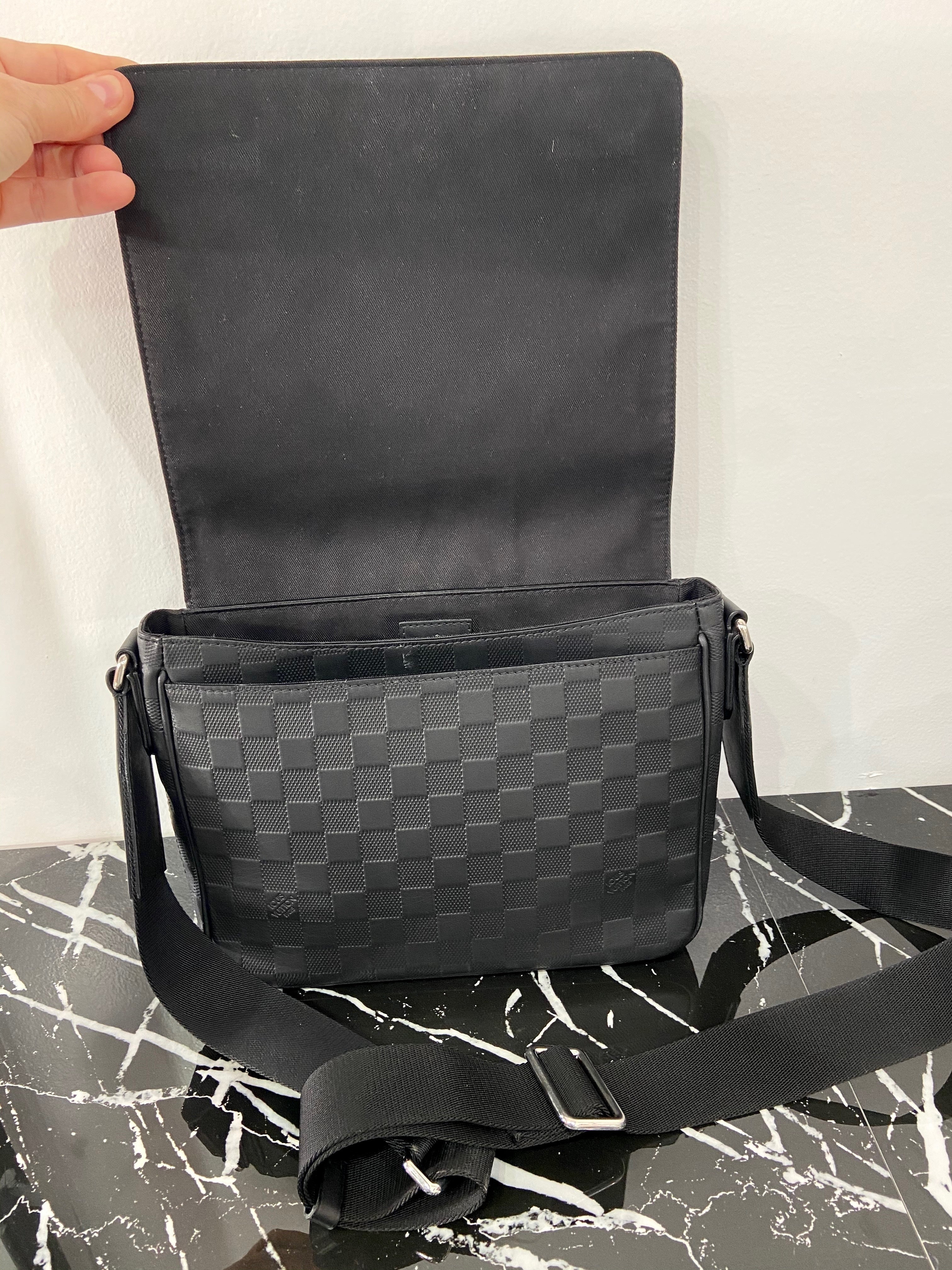 LOUIS VUITTON DAMIER INFINI DISTRICT PM MESSENGER BAG