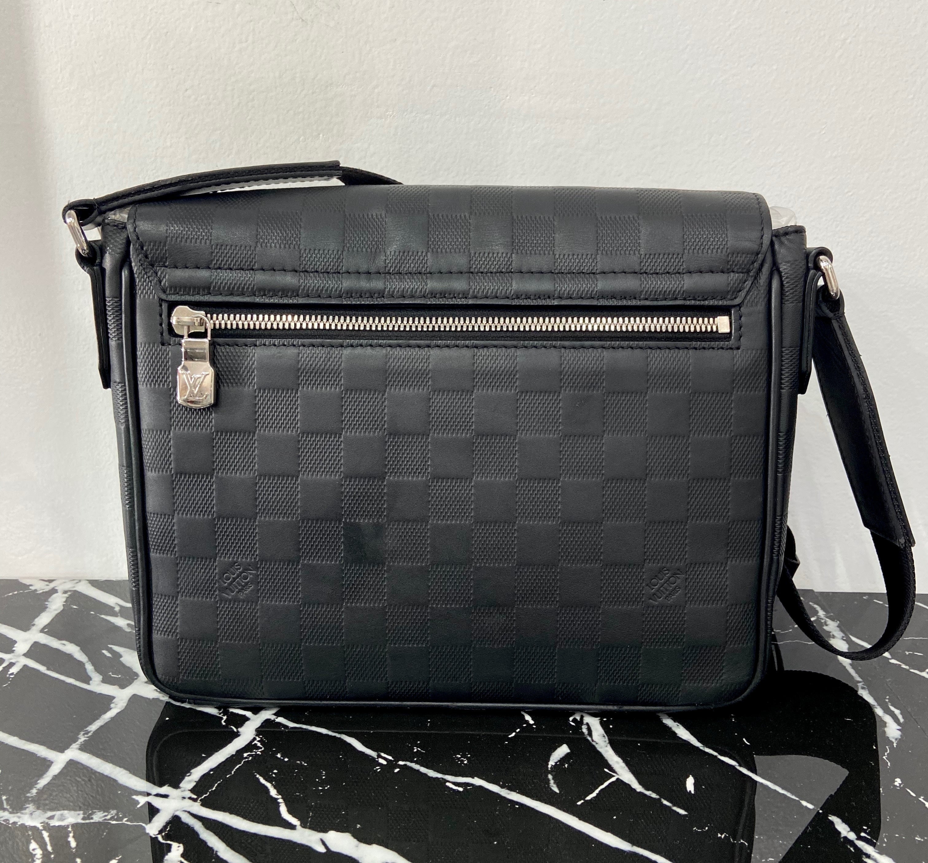 LOUIS VUITTON DAMIER INFINI DISTRICT PM MESSENGER BAG