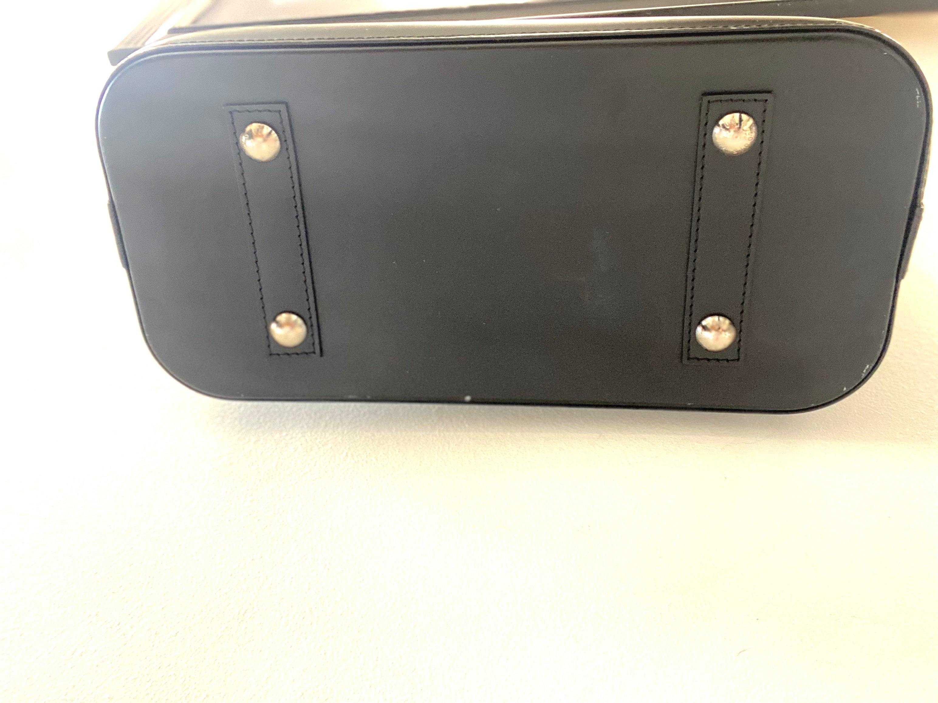 LOUIS VUITTON EPI LEATHER ALMA PM IN BLACK