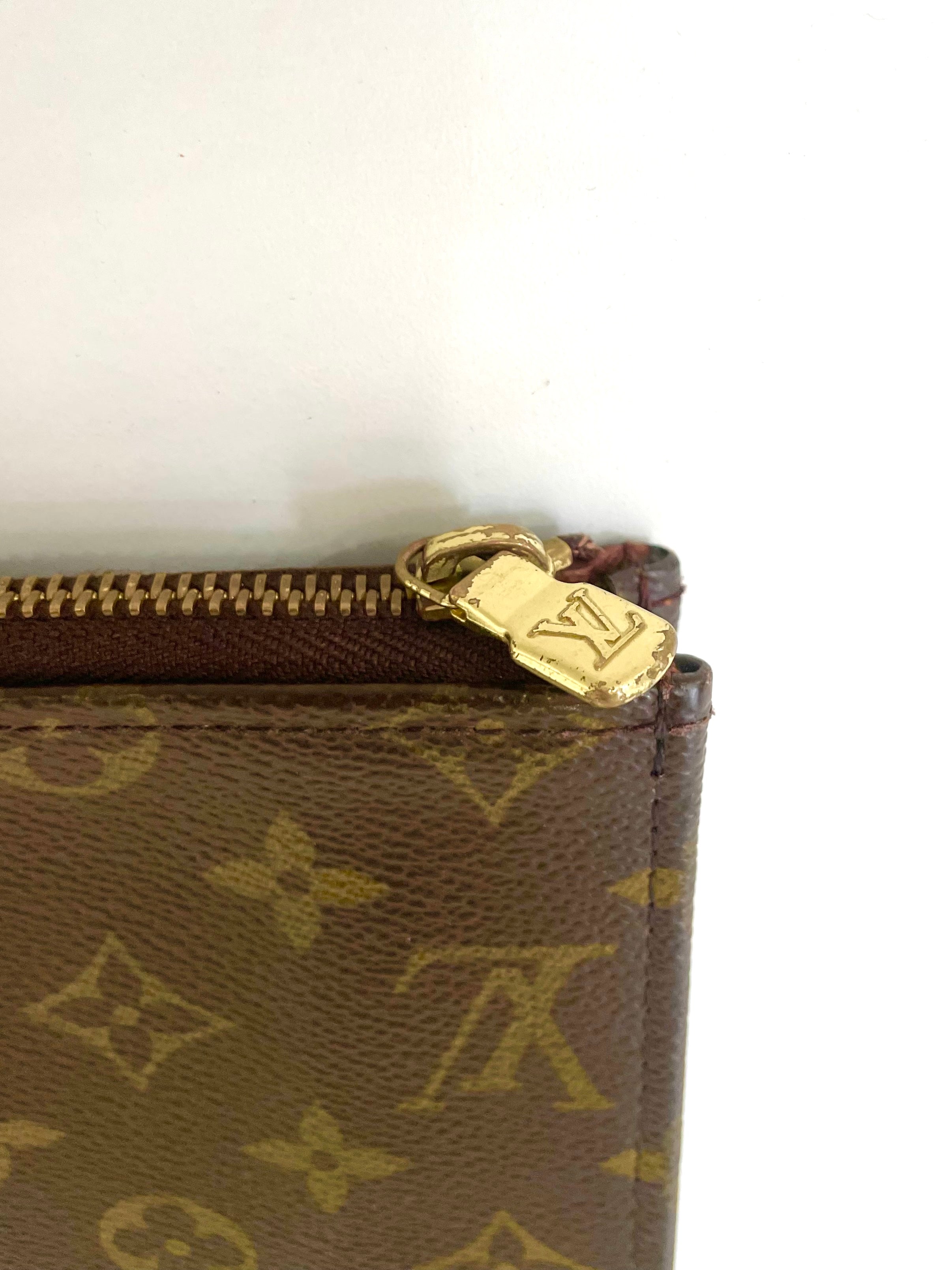 LOUIS VUITTON MONOGRAM POCHE LAPTOP/ DOCUMENT SLEEVE