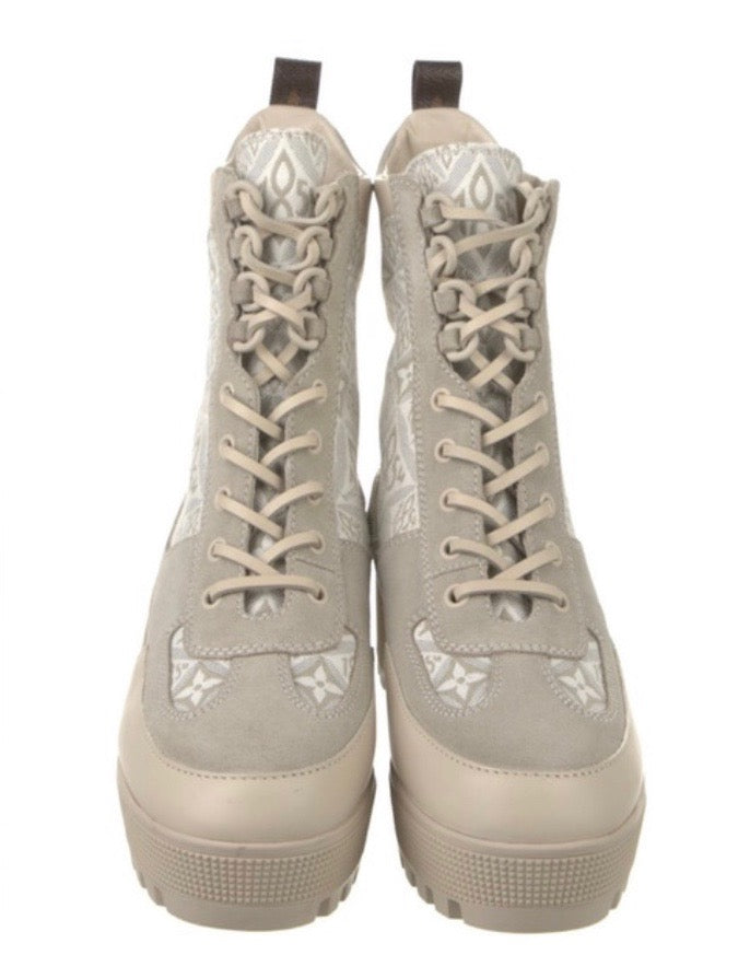 LOUIS VUITTON LAUREATE SUEDE CALFSKIN PLATFORM DESERT BOOTS